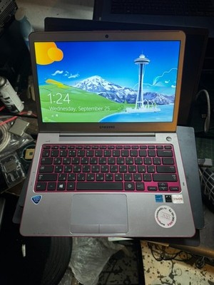 Samsung NP535U3C Laptop AMD A4 4GB RAM 500GB HDD Windows 8