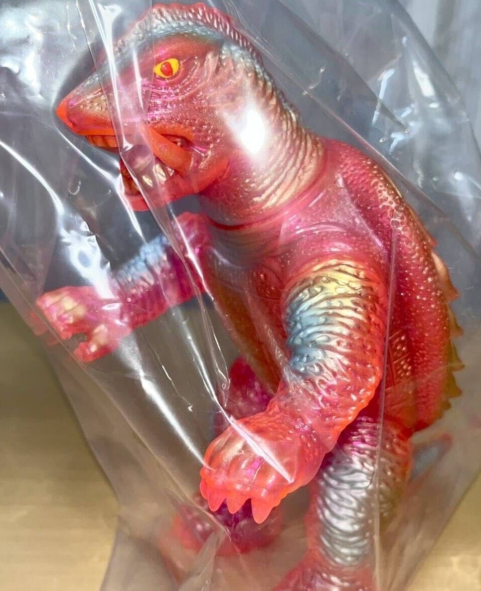 Gamera 1965 Marusan Clear Pink Molding Ver. Red Eyes Painted Vinyl
