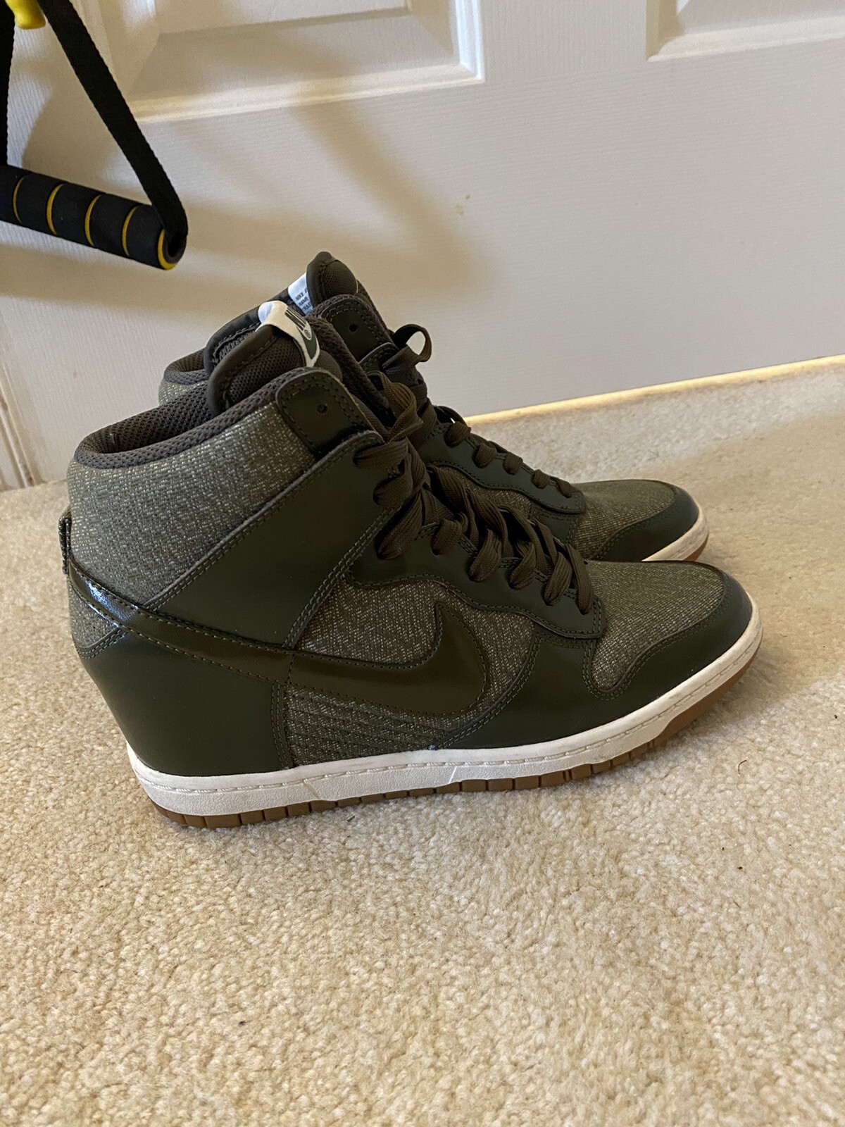 khaki green nike shoes