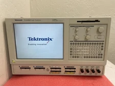 TEKTRONIX TLA5203 LOGIC ANALYZER