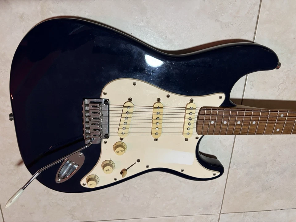 Guitarra eléctrica estilo Cort Stratocaster 1997 Indonesia Foto 3 de 4