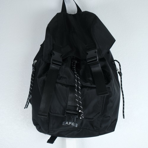 A.P.C. Rucksack schwarz Backpack Kordelzug Schnalle fehlt LESEN Japan