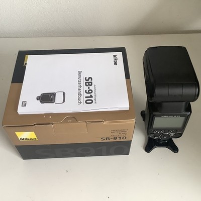 Nikon Speedlight SB-910 Blitz