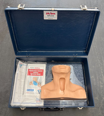 Nasco Life/Form Cricothyrotomy Simulator LF00994U Koniotomie Simulator TOP!!!