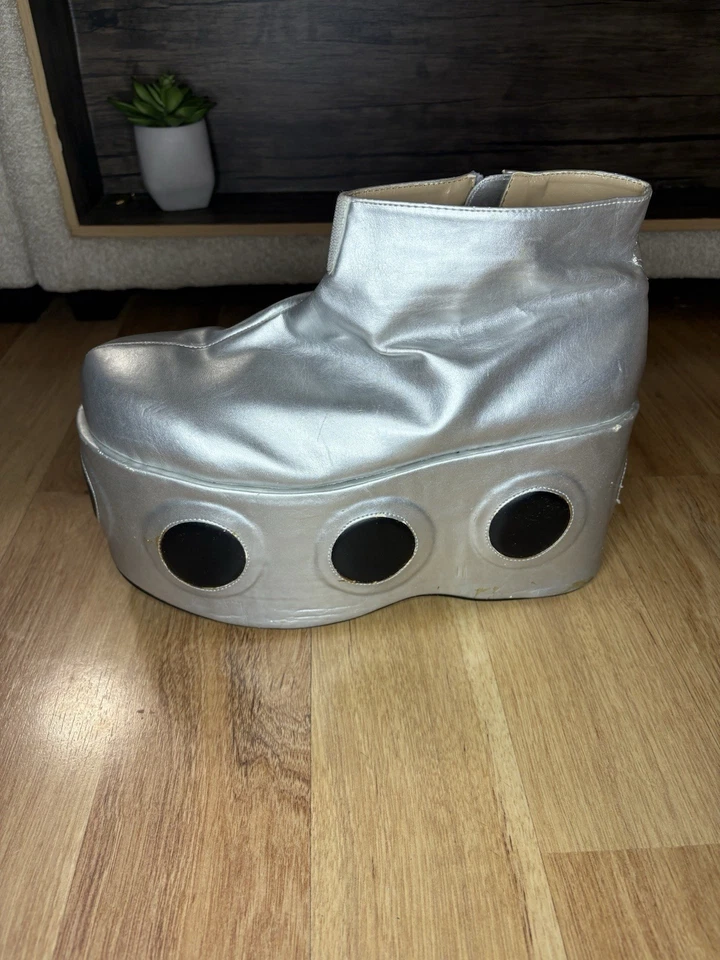 Botas de Plataforma RARAS HTF KISS Spaceman Talla Grande Plateadas Grunge Oficiales Usadas Foto 3 de 4