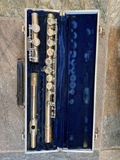 Armstrong 104 flute with hard case. Made in USA