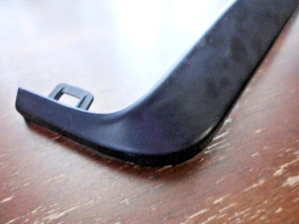 2020 Ram 3500 - Rear Bumper End Cap Left Side Foto 2 de 4