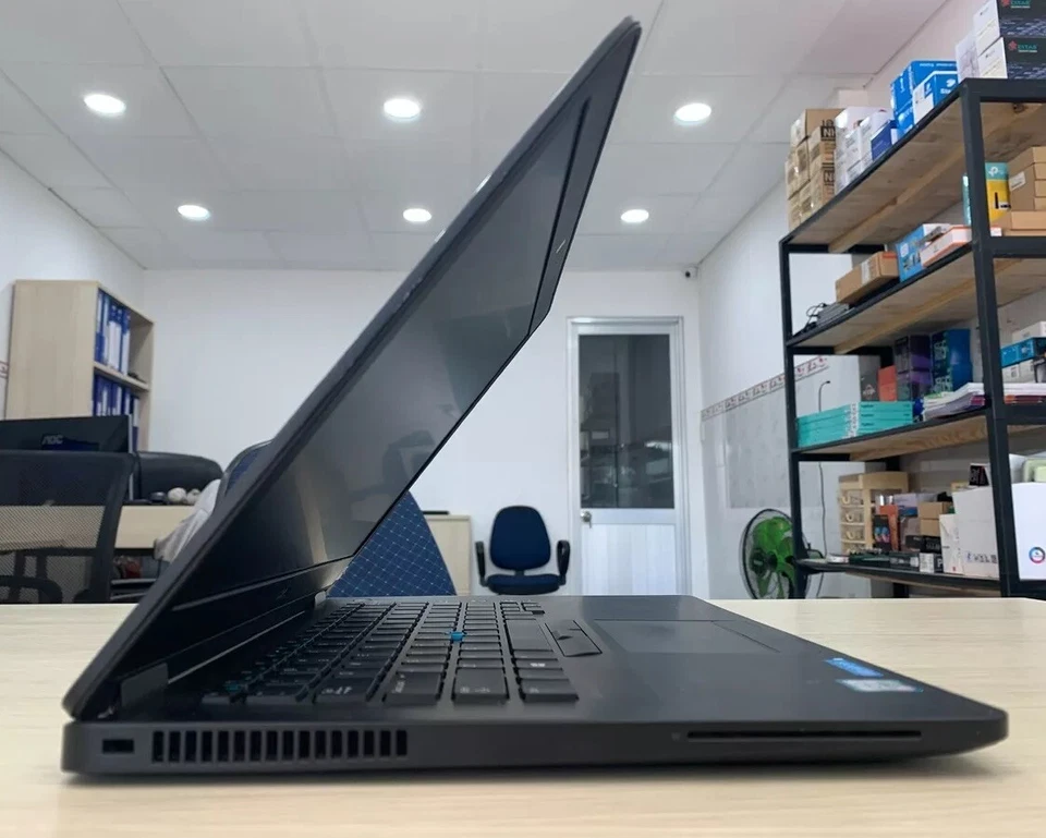 Dell Latitude E7470 · i5-6200U · 16GB · 256GB, photo 4 of 5