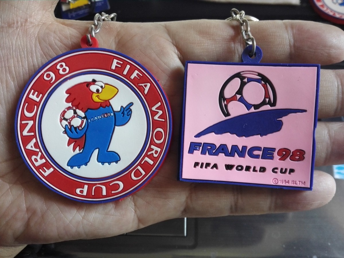 1998 FIFA FRANCE WORLD CUP OFFICIAL LOGO & MASCOT 2 KEYCHAINS | eBay