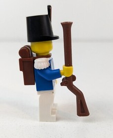 LEGO Bluecoat Soldier 1 Minifigure Pirates Set 70410 pi152