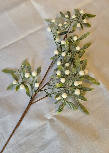 Artificial Mistletoe Flowers Christmas Plants Bouquet Spray Fern Ivy Festive - Picture 3 of 19