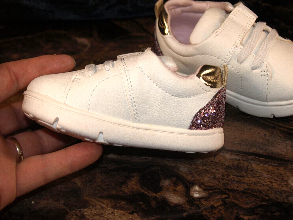 NEW 5M Girls CARTER'S Shoes w sparkle pink heart Super Cute - no box - Image 2 of 4
