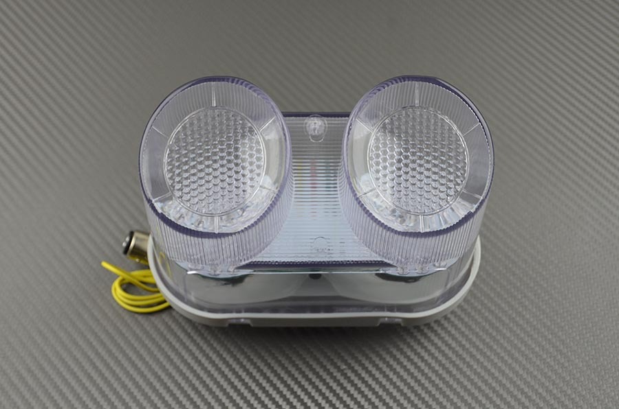 Feu arrière LED R1 2000 pour remplacer l'optique d'origine et épurer l'arrière