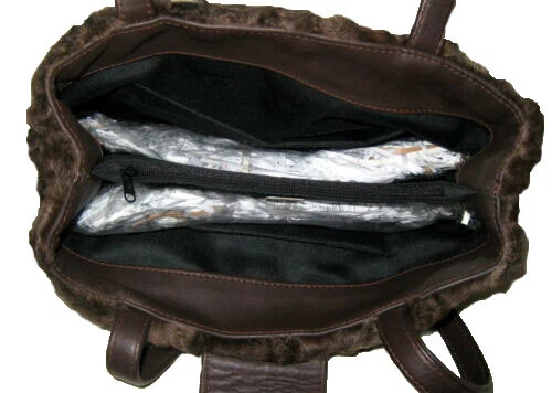 Bolso de hombro cuadrado R&Y Augousti Paris en astracán, piel marrón Foto 3 de 4