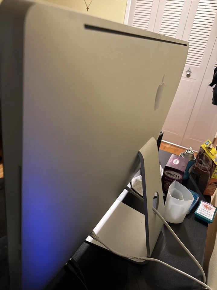 iMac (27 pulgadas, mediados de 2011) Foto 3 de 4