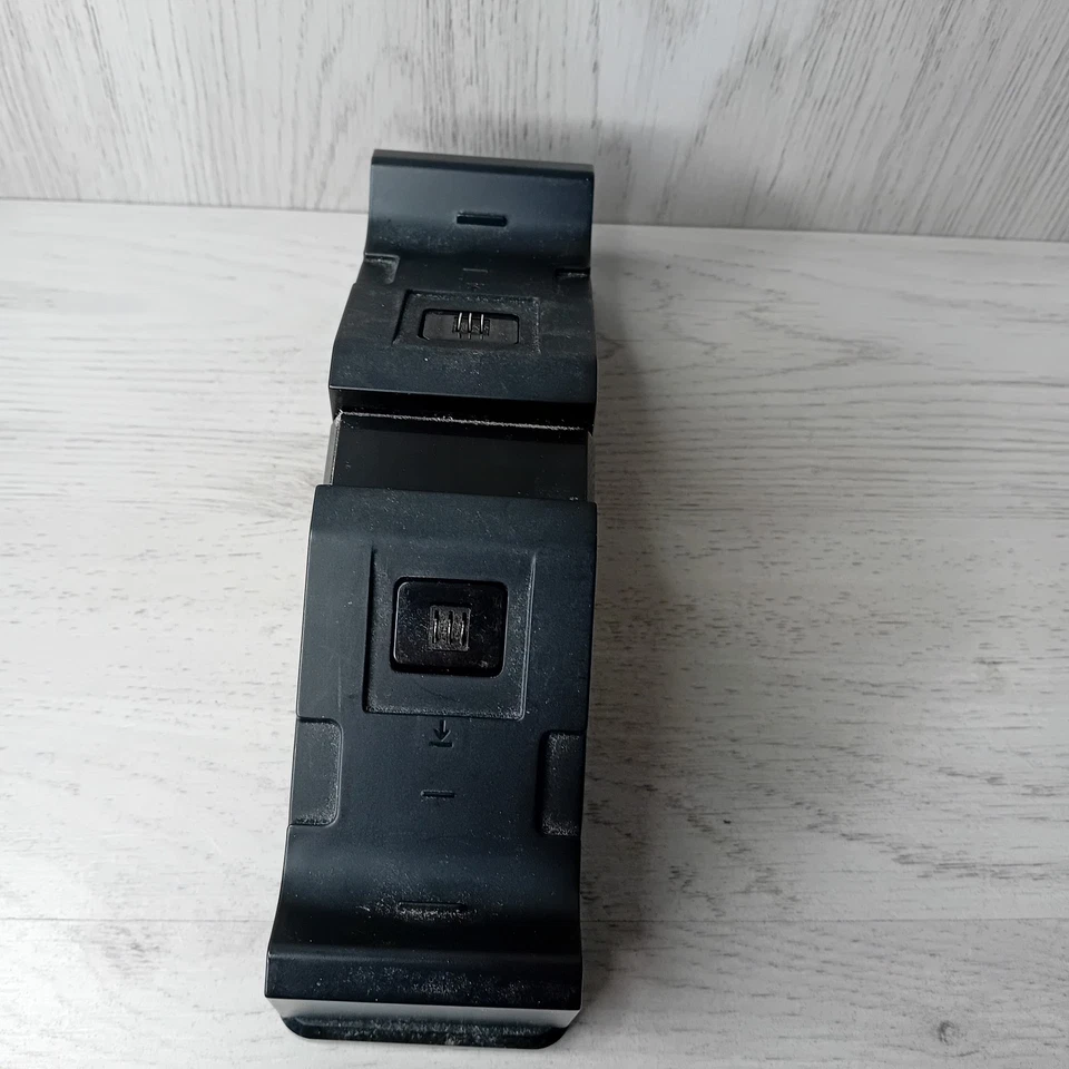 POWER A DUAL CHARGING STATION DOCK FOR XBOX ONE - RARE RETRO GAMING (NO CABLE) - Image 3 of 4