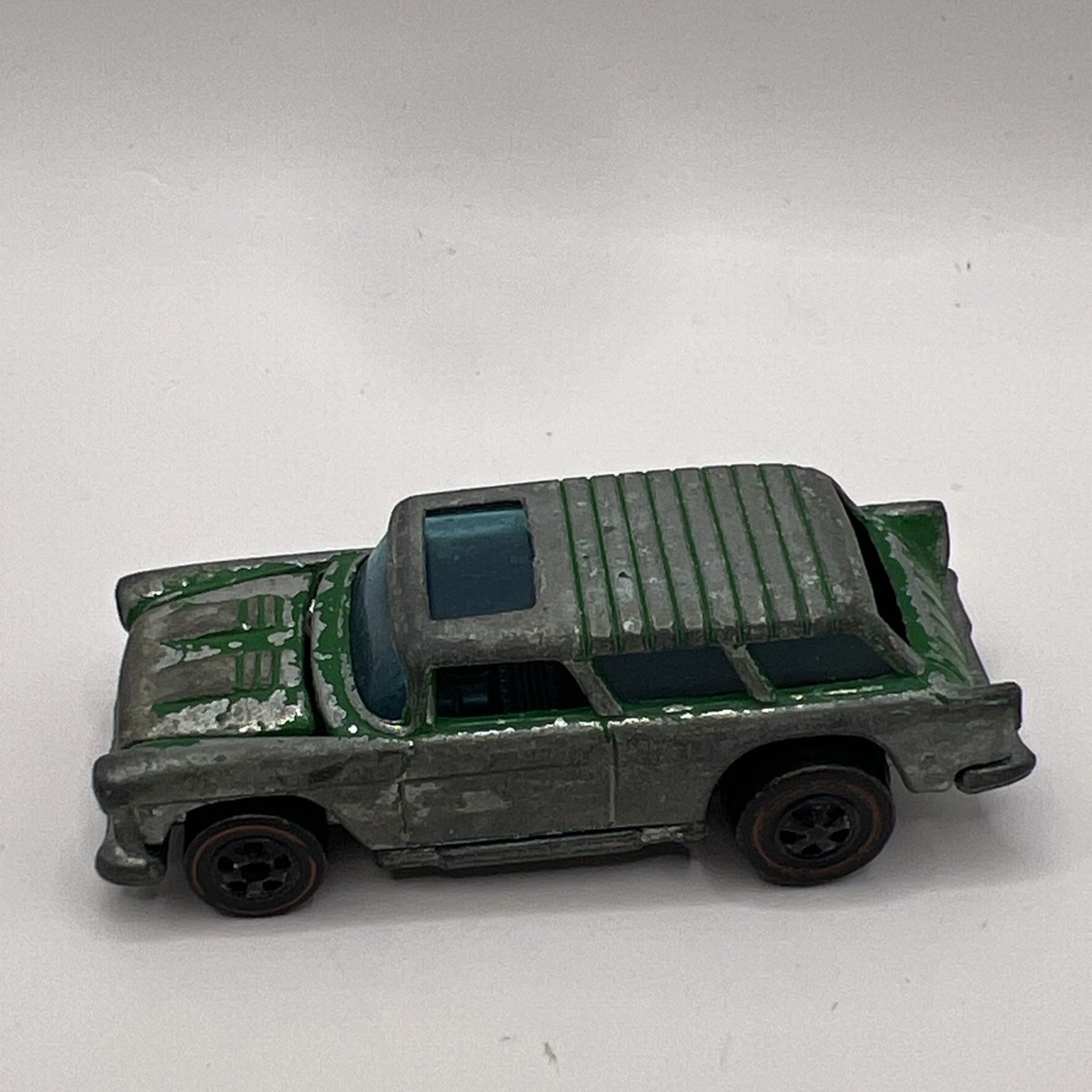 Hot Wheels Redline 1969 Light Green Classic Nomad Mattel Car