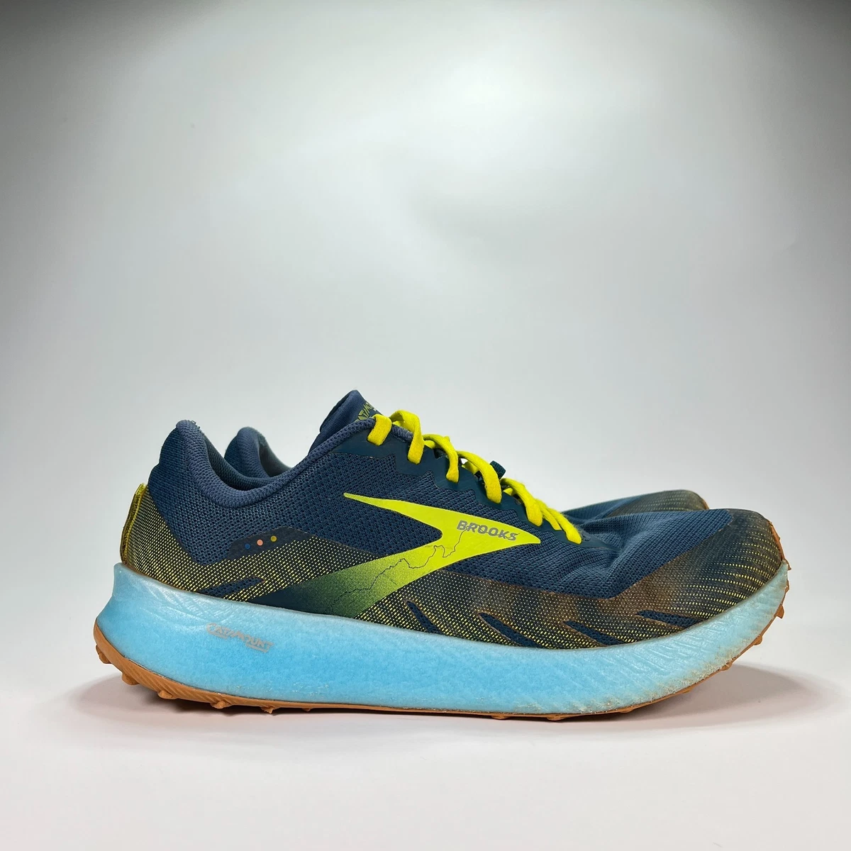 Brooks Catamount‎ 2 Trail Running Shoes Mens 7 Yellow Blue SkyVault 1104411D721 First Look: Brooks Catamount 2 - Trail Runner Magazine main image 2