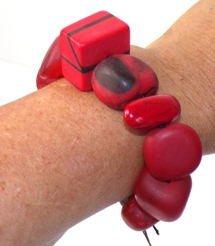 Sobral Aventuras Indiana Red Mix Chunky Bead Artist Made Stretch Bracelet - Picture 2 of 5