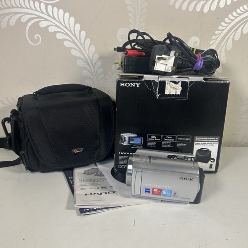 Sony Handycam DCR-SR58E Digital Video Camera Camcorder HDD 80gb HDD 60 x optical