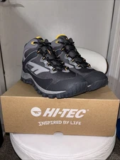 Mens Hi-TEC Mid Raiders Boots Size 9 NEW IN BOX