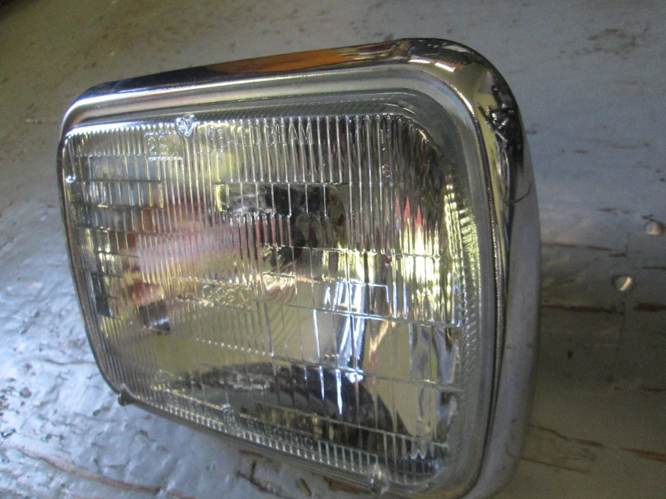 Juego montaje faros honda 1982 - 1983 v45 sabre vf750s 33100-mbo-671 Foto 2 de 4