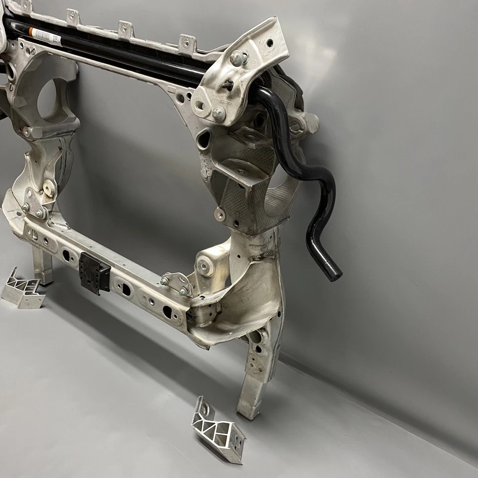 MERCEDES BENZ GLC300 CROSSMEMBER FRONT SUBFRAME C300 2016 2017 2018 2019 OEM - Image 3 of 4