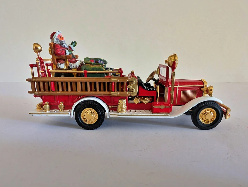 Matchbox Collectibles Models of Yesteryear YSC03-M 1932 Ford AA Fire Engine - Image 3 of 4