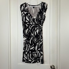 Women's size medium Ann Taylor Black and White Leaf Print Midi Dress sundress