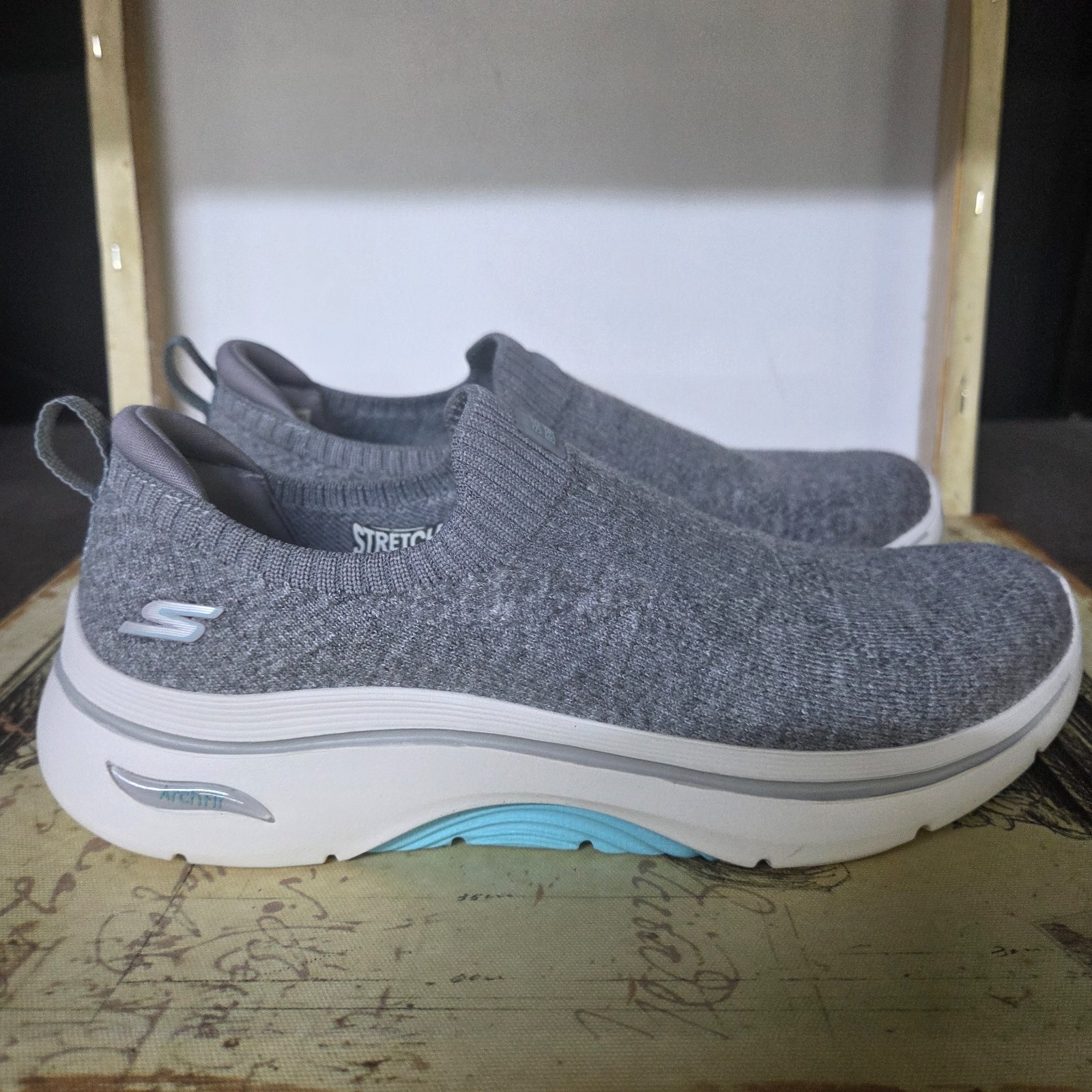Size 7.5 Skechers Womens Eliza Performance Go Walk Arch Fit 2.0 Slip-on Shoes