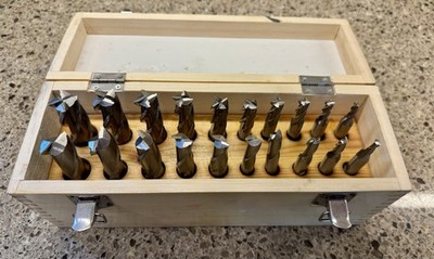 20 Piece HSS End Mill Set - 2 & 4 Flute Square End Milling Cutters in Case. NEW!