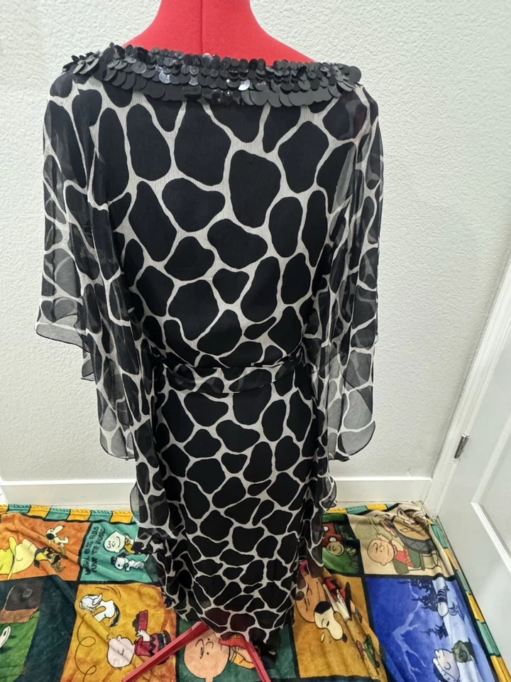 Marina Rinaldi Pura Seta Vestido Caftán Estampado Animal Blanco y Negro Cuello Lentejuelas Foto 2 de 4