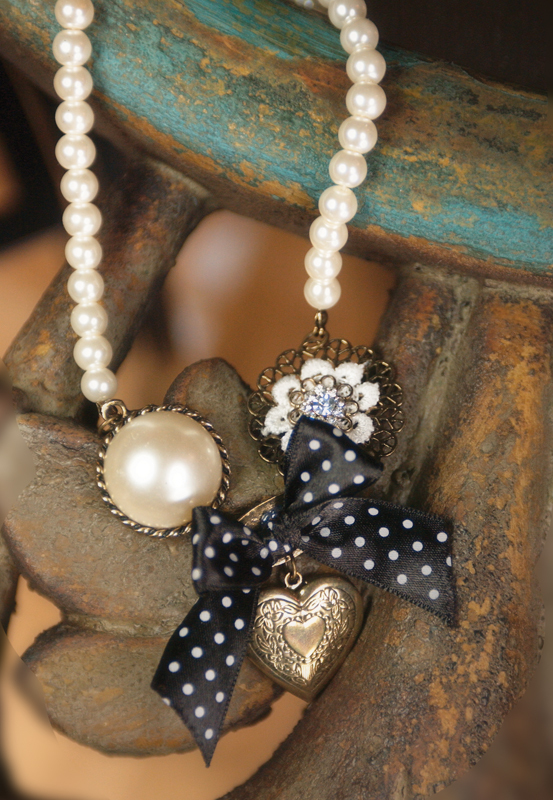 Isabella's Journey Bow & Heart Pearl Necklace