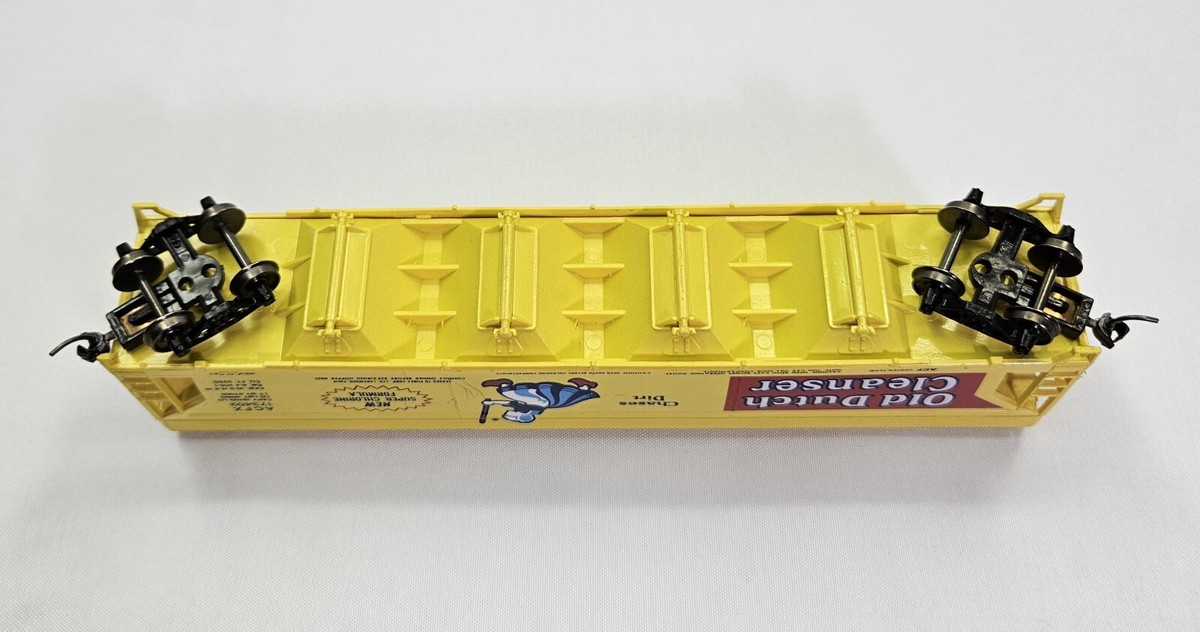 HO Scale Tyco Old Dutch Cleanser Covered Hopper Train Car 4 Bay