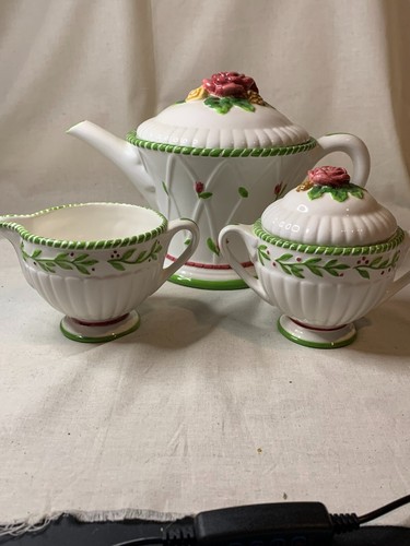 2001 Royal Albert Old Country Roses- Seasons of Colour Teapot/Creamer/Sugar - Picture 2 of 6