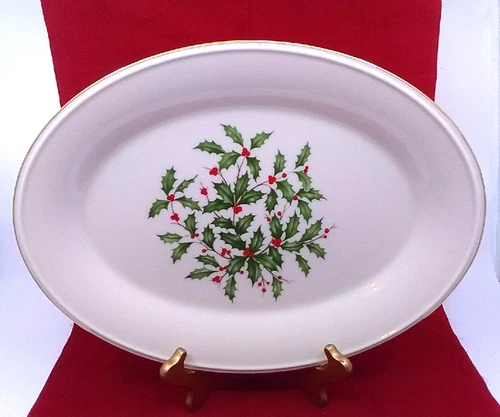 Lenox Special Christmas Holly Berry Oval Serving Platter Gilded Edge