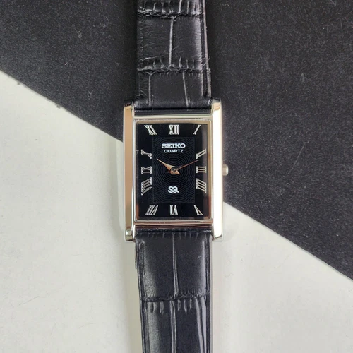 Vintage Seiko Slim Quartz Black Face Gentlemen's Wrist Watch - FREE SHIPPING