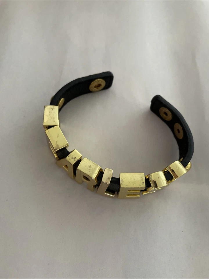 Pulsera BCBGeneration Cuero Negro Estilo Dorado Intrépido Dijes Taylor Swift? Foto 4 de 4