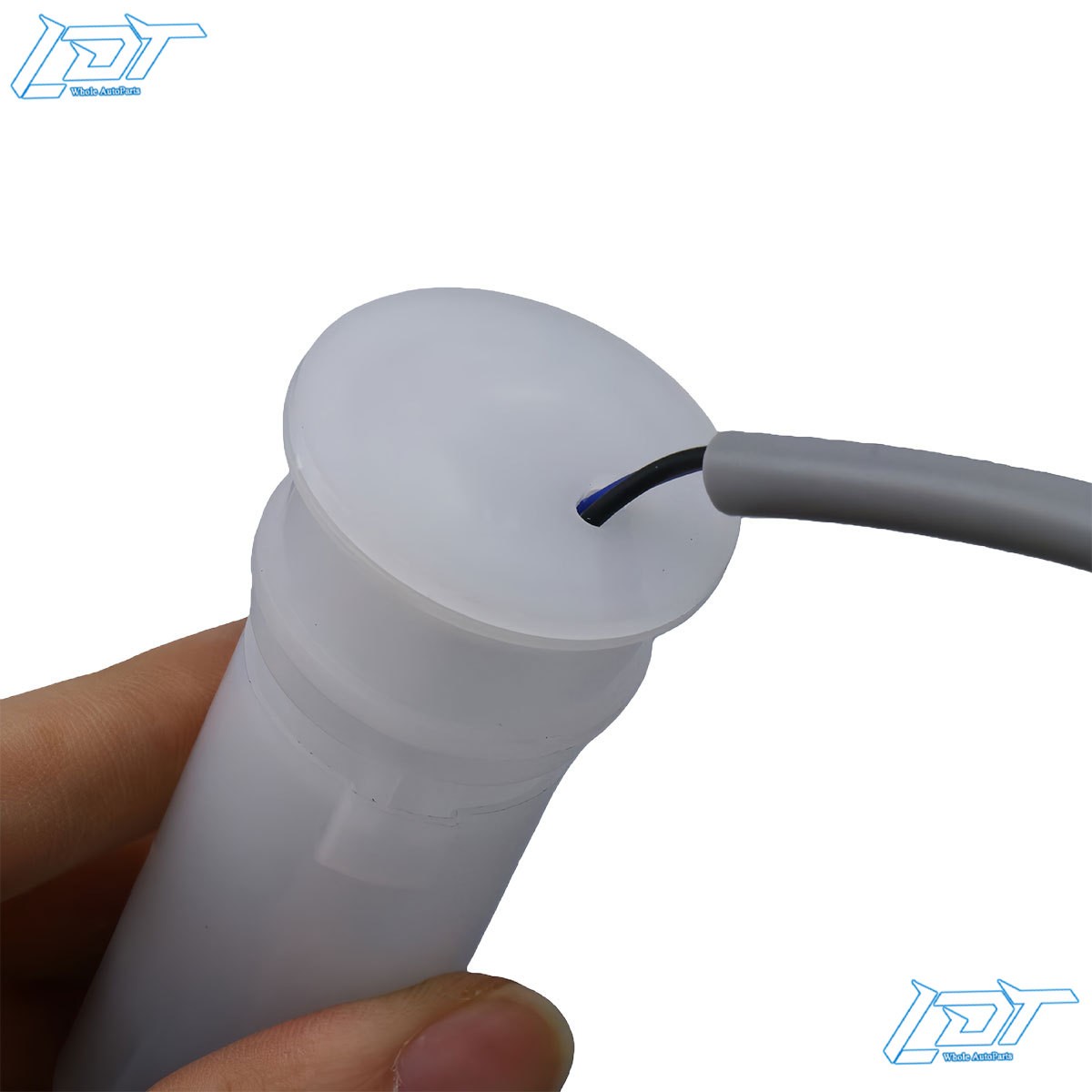 NEW Windshield Washer Fluid Level Sensor For Mitsubishi Outlander 8260A406