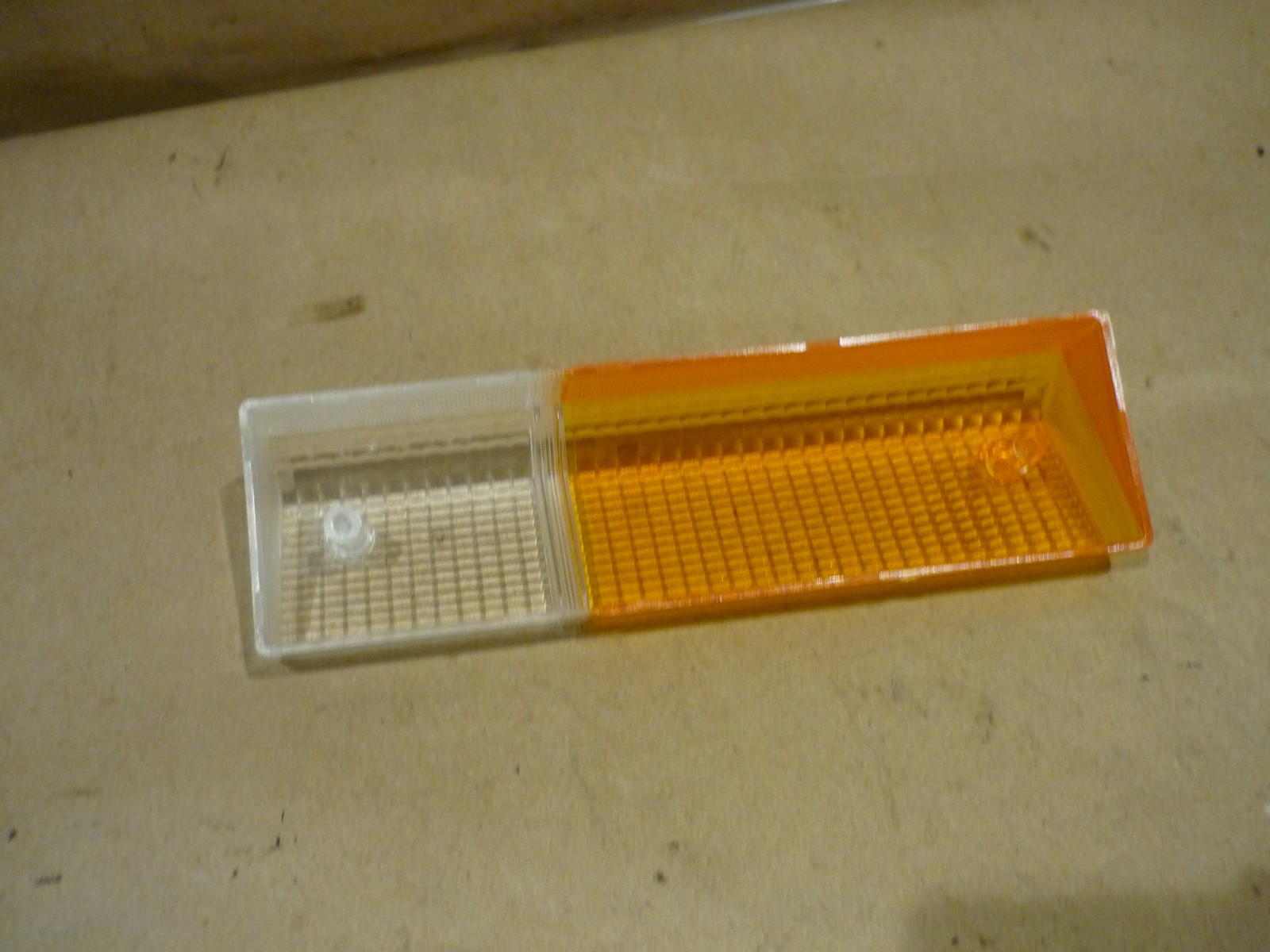 Ferrari 208,308 - RH Front Indicator Lens Orange & Clear (NEW) - P/N 60329604