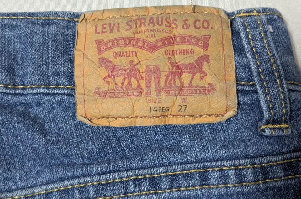 Shorts jeans Levis slim curto elástico 8" azul - Meninos 14 REG - Imagem 3 de 4