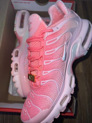 pink air max plus atlanta