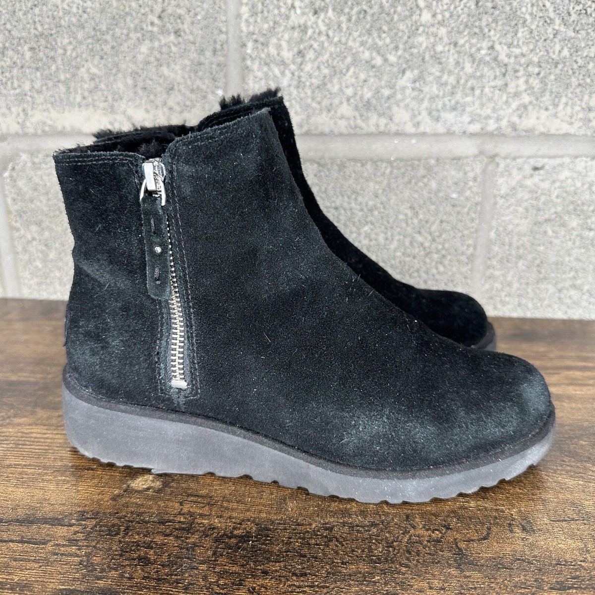 UGG Womens Shala Black Ankle Boots Wedge Sole 1018653 Size 6.5