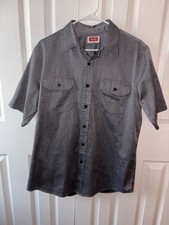 NWOT Men s Wrangler Short Sleeve Button Up Shirt Size Medium Dark Gray Pocket