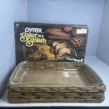 VINTAGE Pyrex "Baker in a Basket" Utility Dish & Woven Basket #2330 