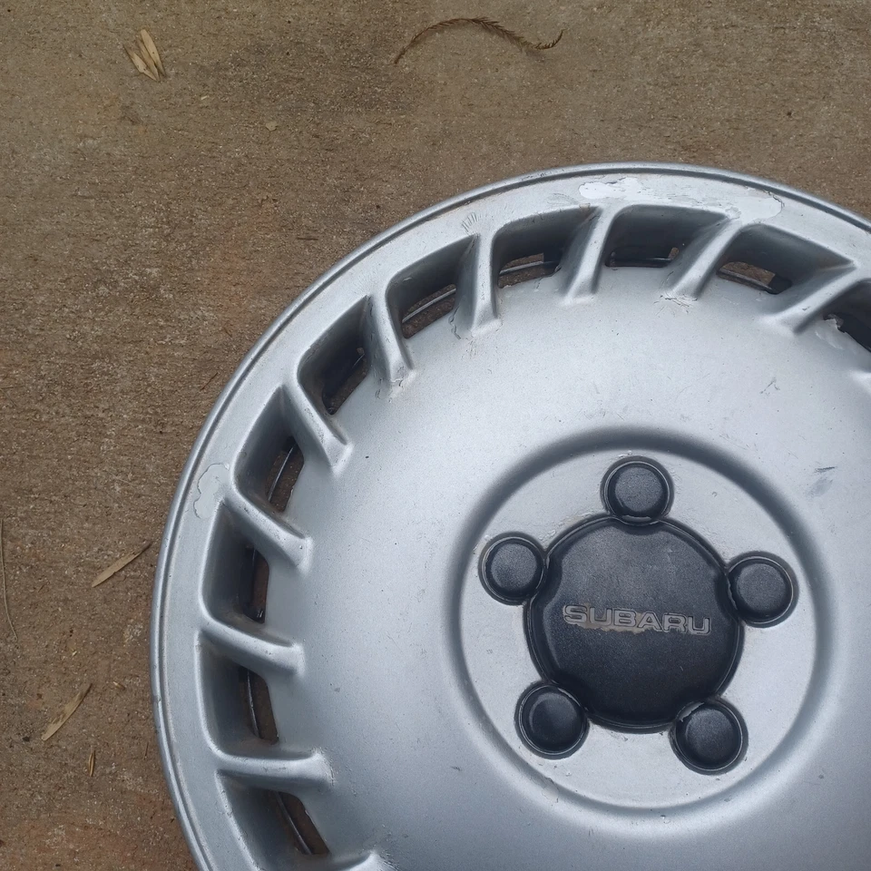 Tapacubos Subaru Legacy 1990-1991, se adapta a ruedas de 14" parte # 28811AA010, 60515 Foto 2 de 4