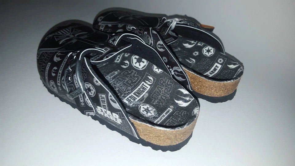 Birkis Boston Precio de venta sugerido por el fabricante $159 Star Wars Darth Vader Negro NIÑOS 26 NUEVO EN CAJA ***LIQUIDACIÓN*** Foto 3 de 4