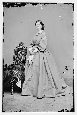 Photo:Webb Sister,women,portrait photograph,Brady-Handy Collection,1855 2