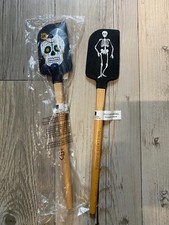 NEW Williams Sonoma Set of 2 Halloween Wood Spatulas Day of the Dead & Skeleton