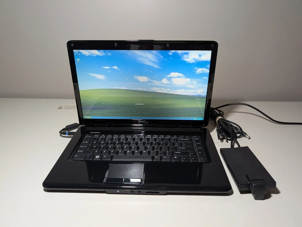 Dell Inspiron 1545 — Pentium T4200 • 2GB RAM • 500GB HDD • DVD+RW • Win XP Pro - Image 2 of 4